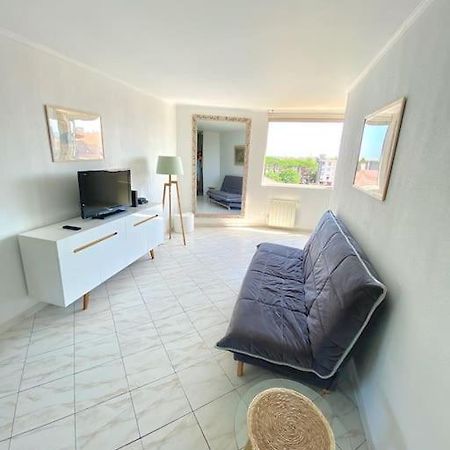 Appartement Spacieux 65M2, Avec Piscine Et Parking Frejus Exterior photo