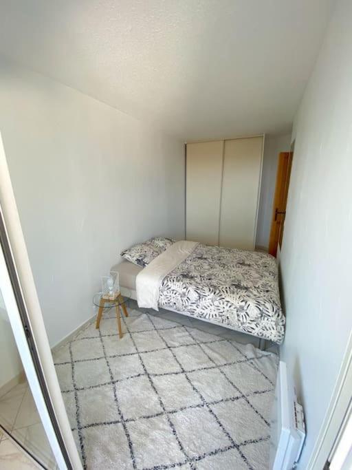 Appartement Spacieux 65M2, Avec Piscine Et Parking Frejus Exterior photo