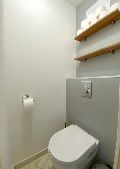 Appartement Spacieux 65M2, Avec Piscine Et Parking Frejus Exterior photo